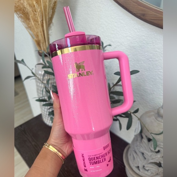 Stanley x Wicked Glinda Limited Edition 40oz - Picture 3 of 7